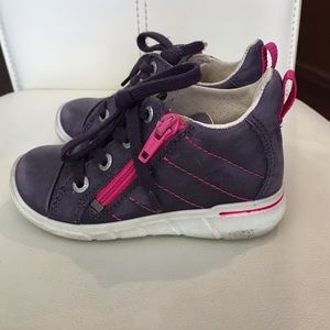ECCO Kids Girls Leather  sneakers sizeUS7 EUR23